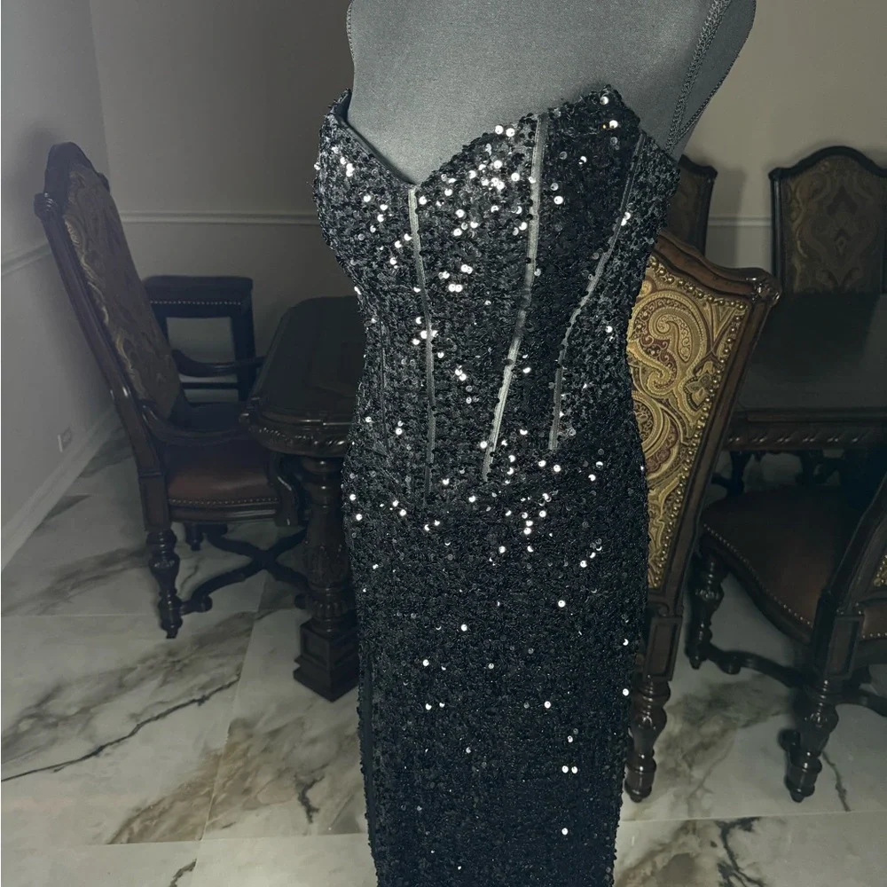 Selling all my dresses.worn once. - Picture 3 of 5